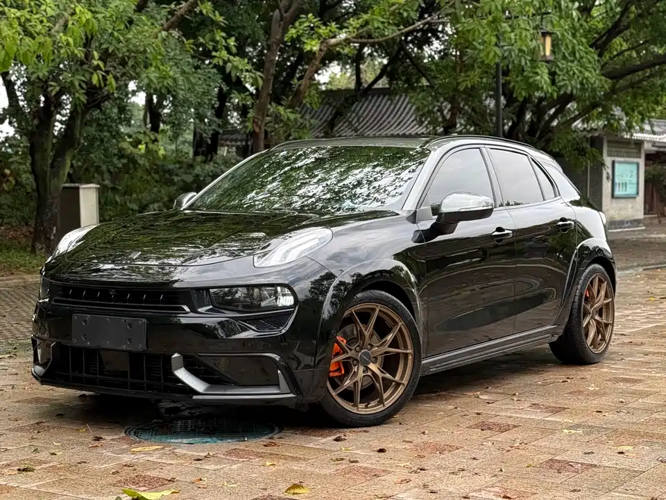 Lynk & Co 02 Hatchback