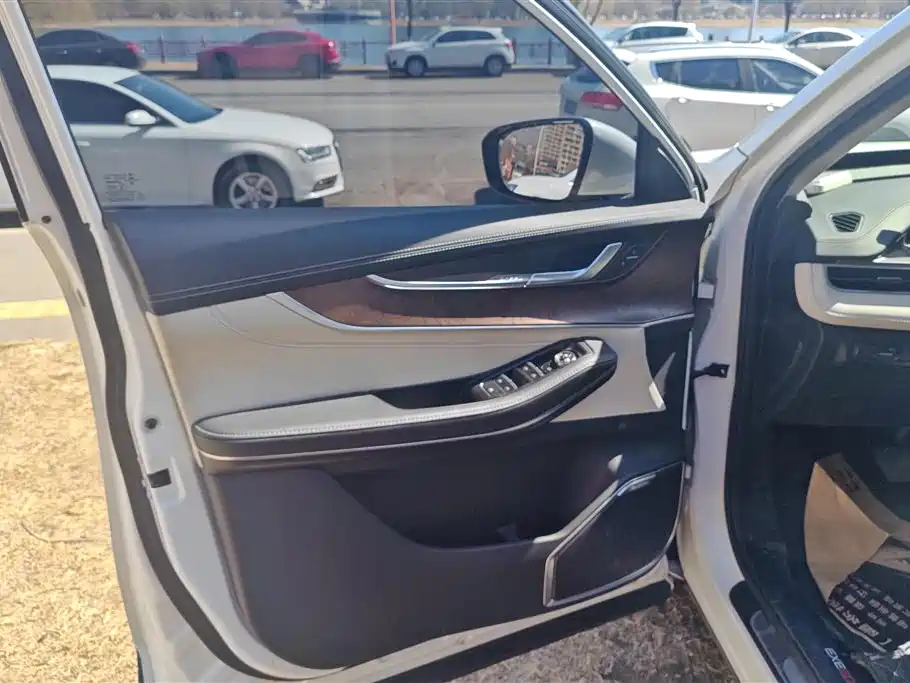 Exeed Chasing the wind