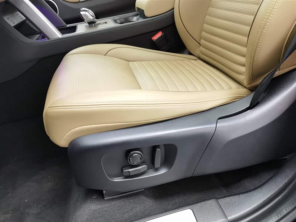 Land Rover Discover sports