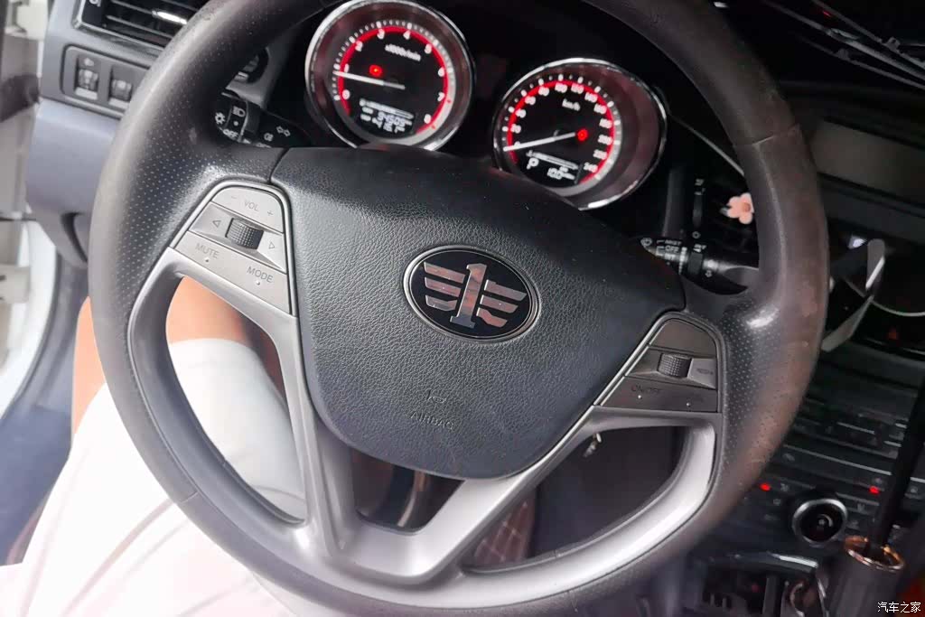 Bestune B70, 2014 15