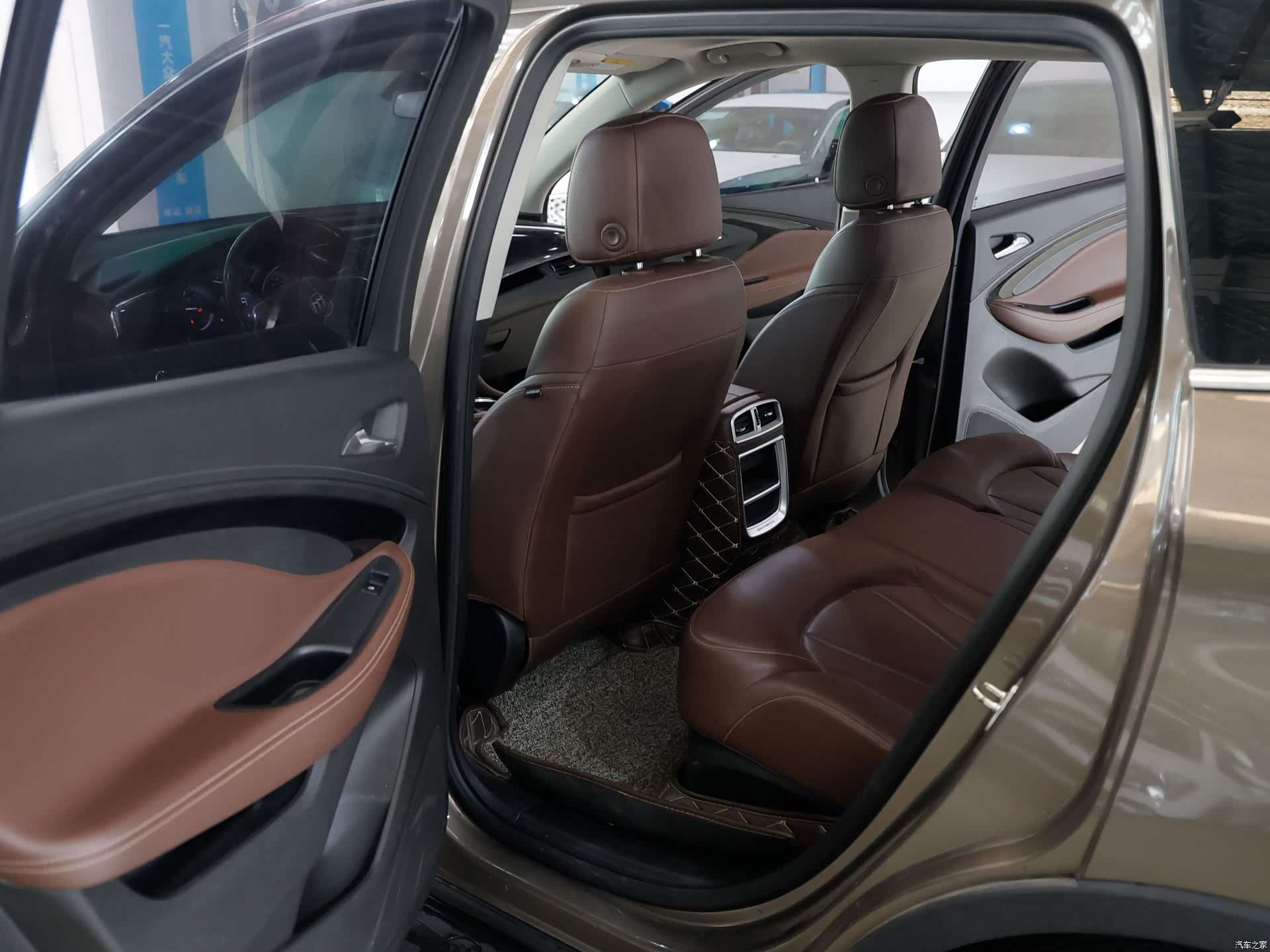 Buick Envision Plus, 2019 10