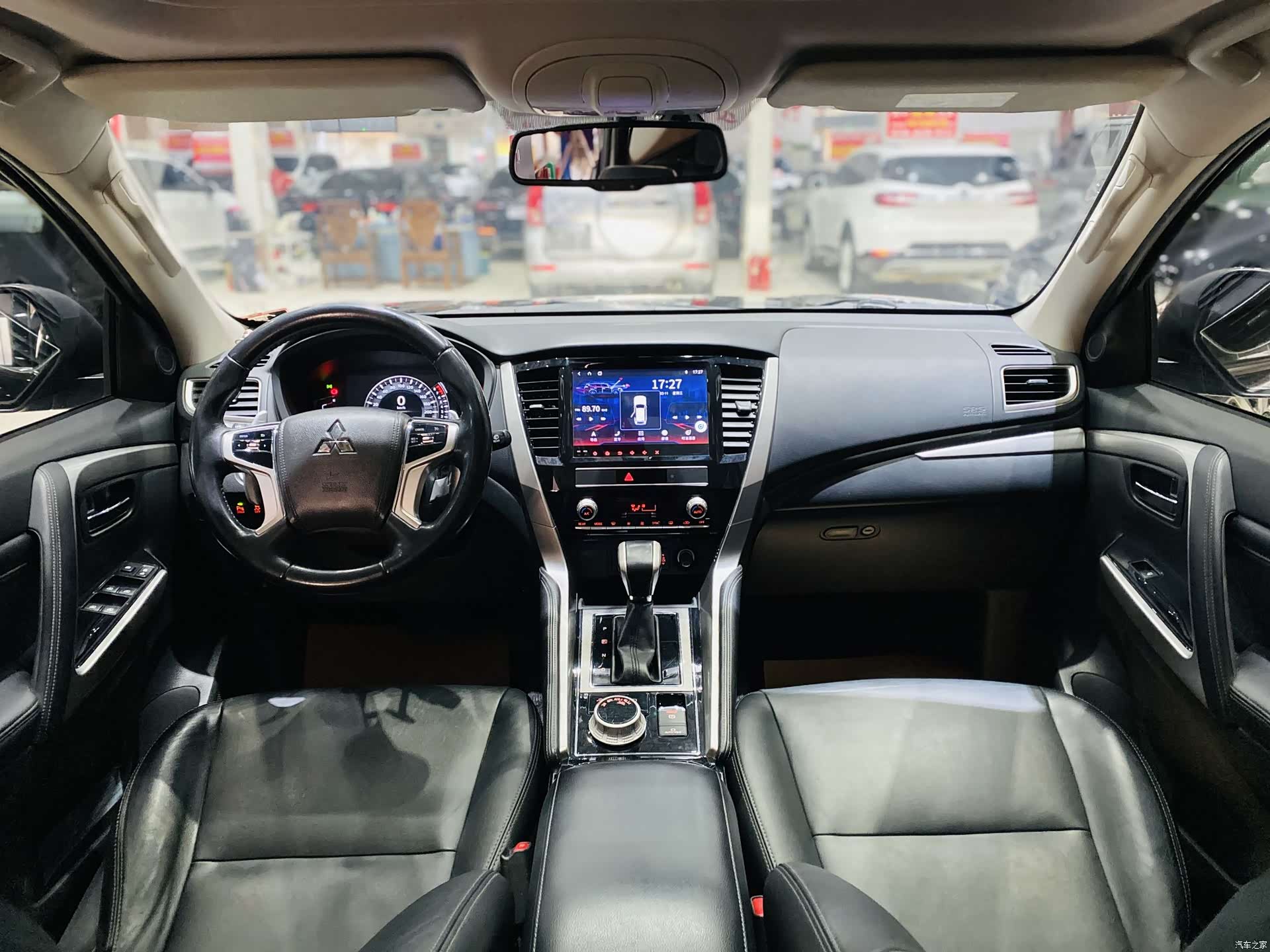 Mitsubishi Pajero, 2020 4