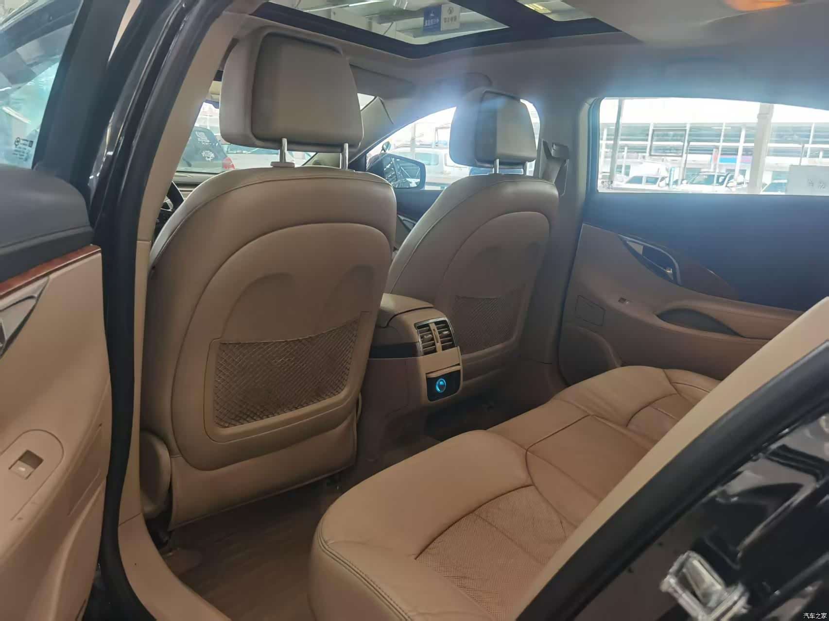 Buick LaCrosse, 2011 6