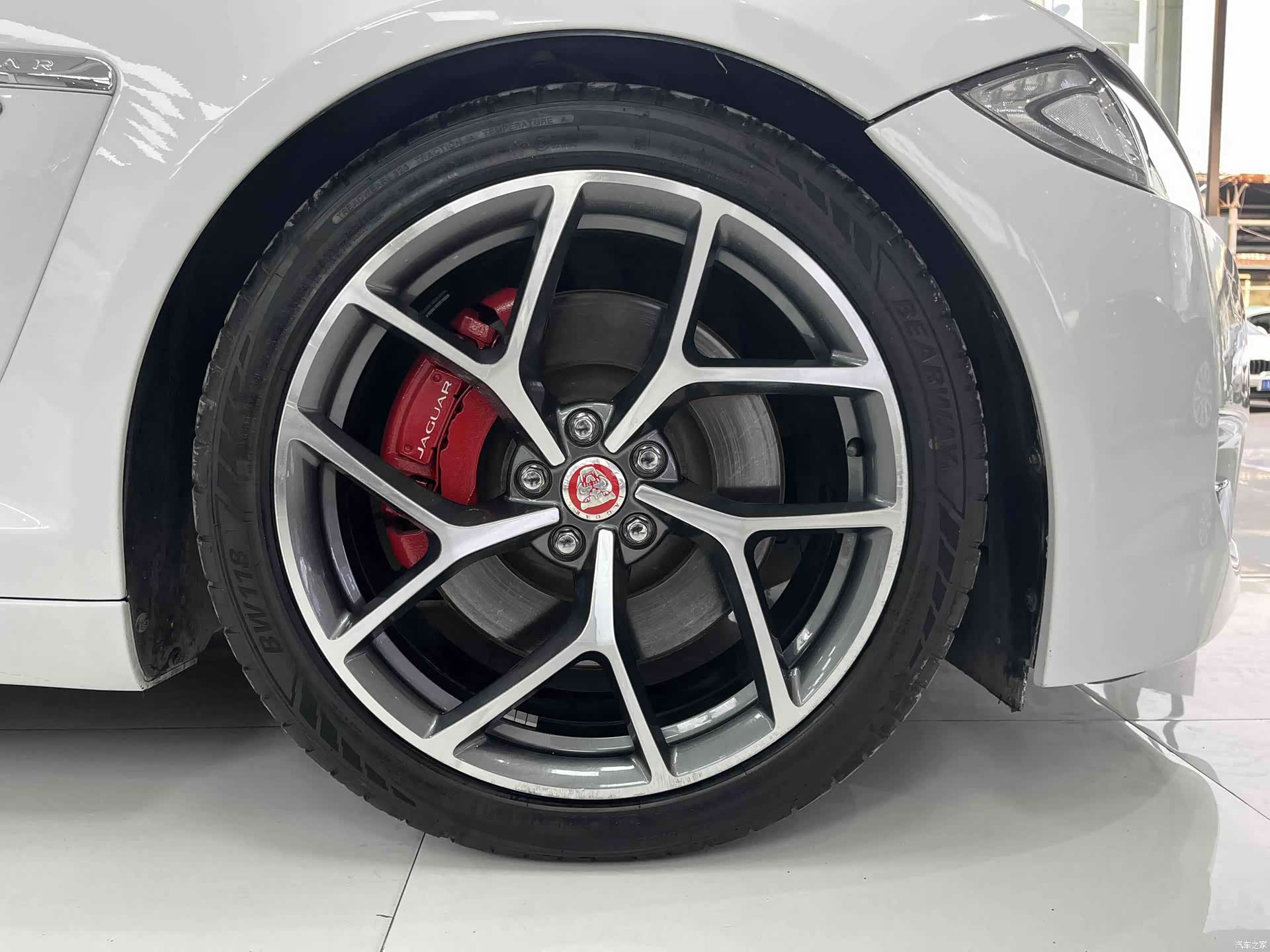 Jaguar XF, 2015 16
