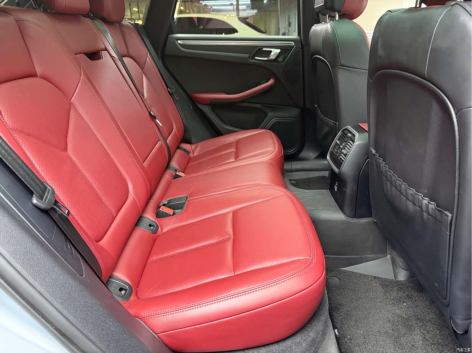 Porsche Macan, 2023 12
