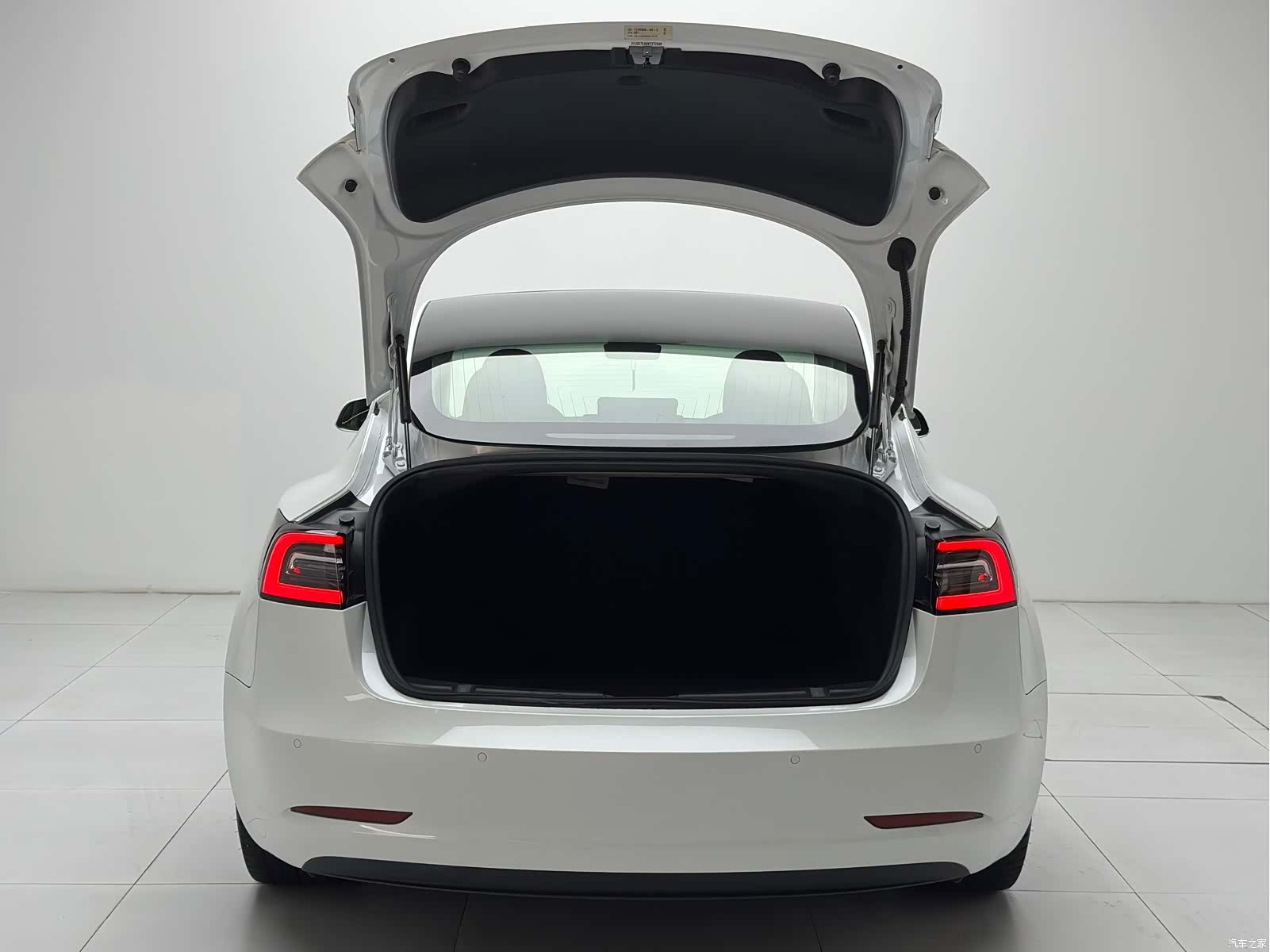 Tesla Model 3, 2019 21