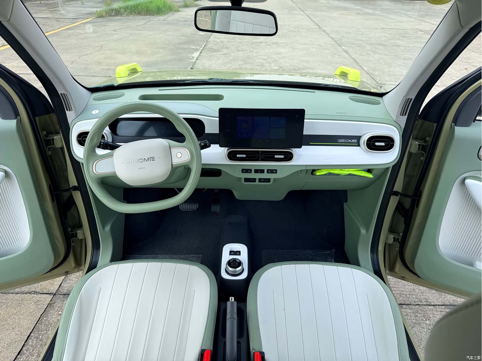 Geely Panda, 2025 14