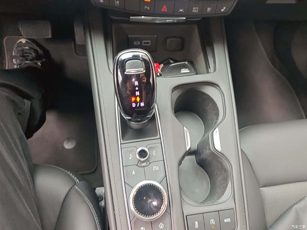 Cadillac XT4, 2024 21