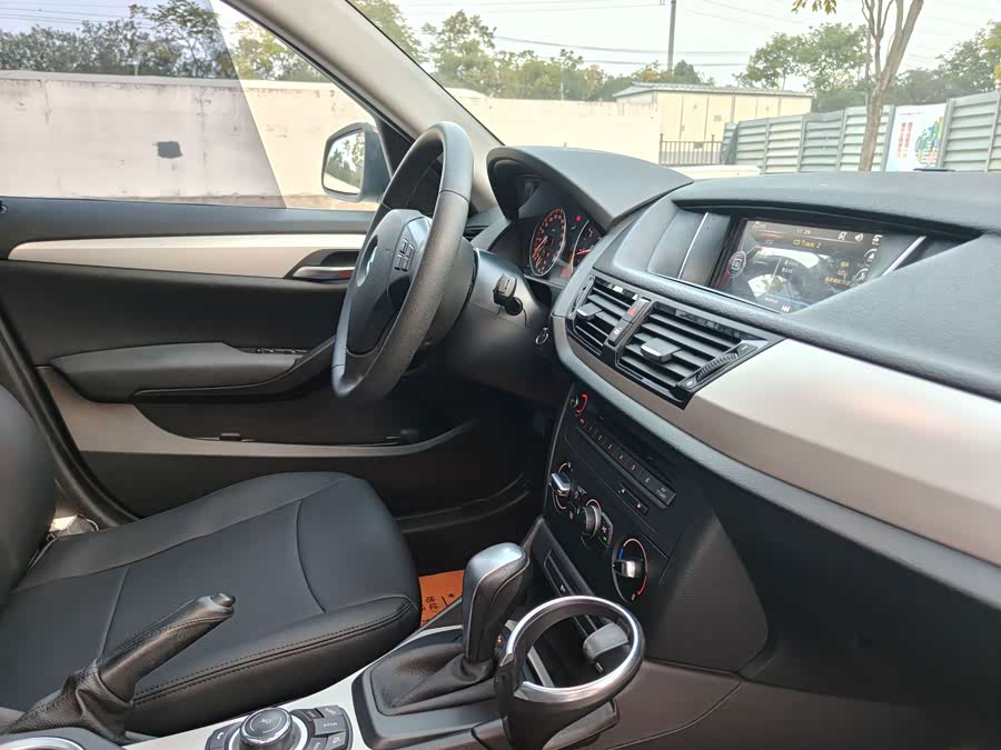 BMW X1 2015, фото 17