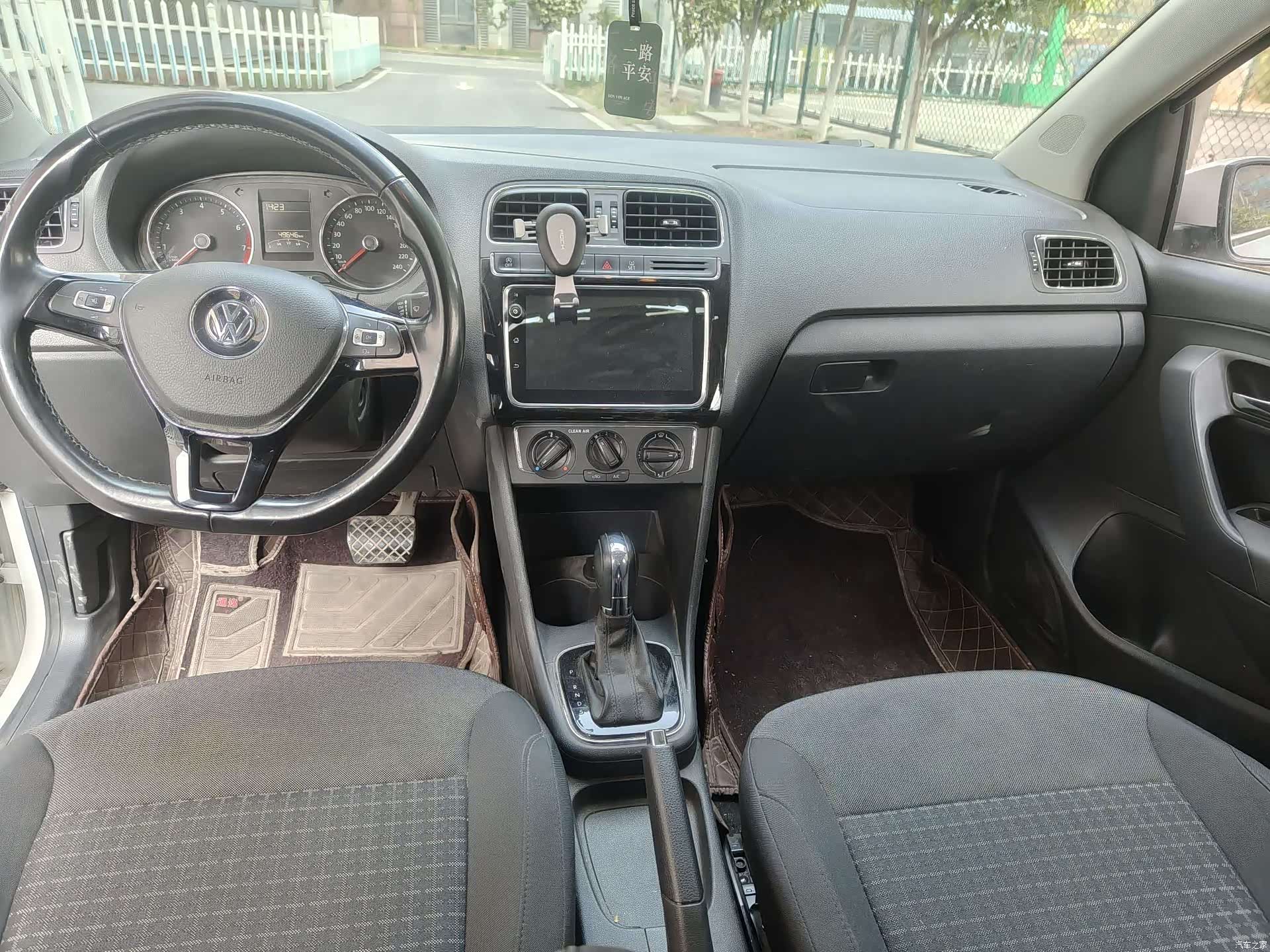 Volkswagen Polo, 2018 все фото