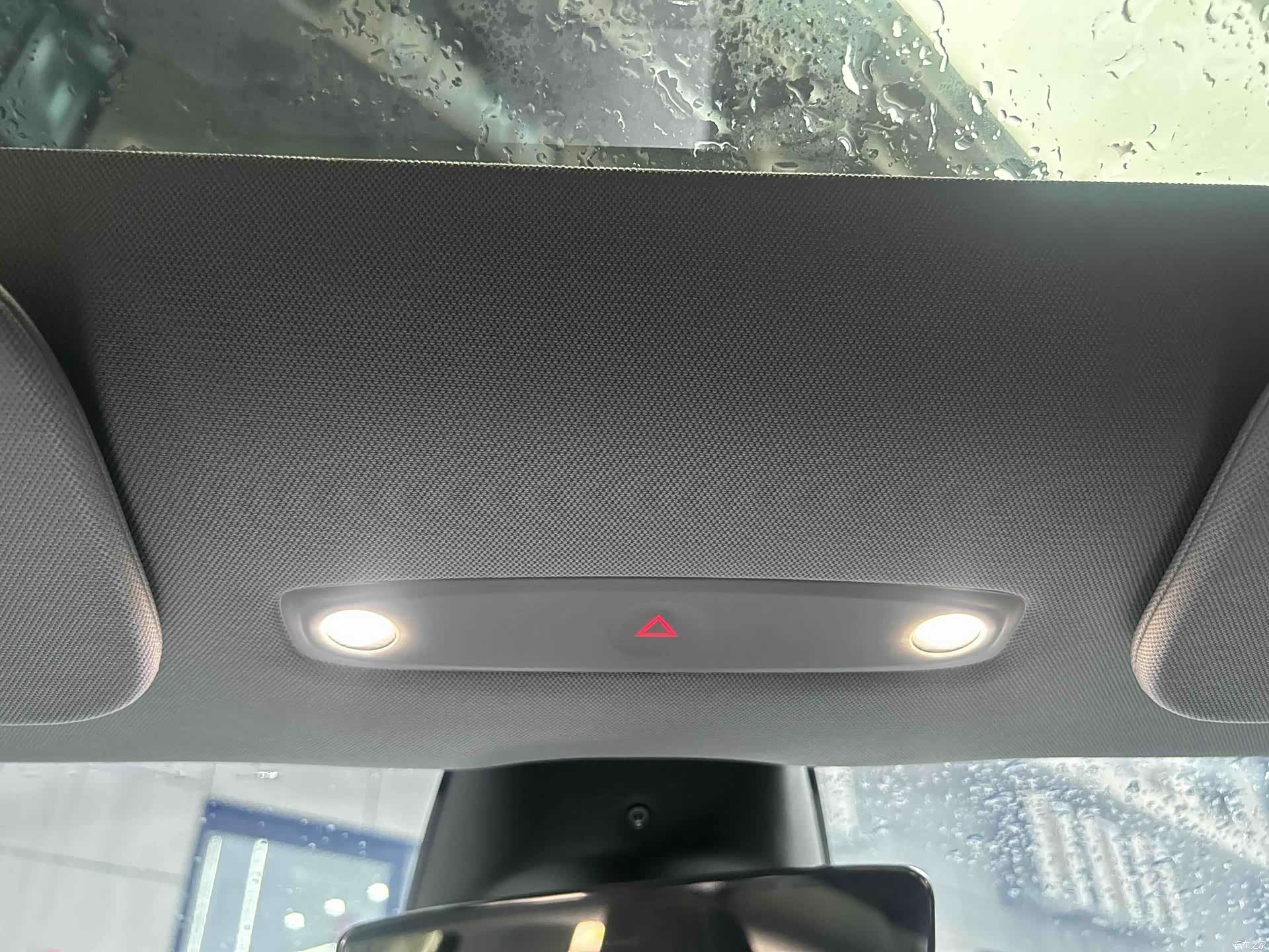 Tesla Model 3, 2025 8