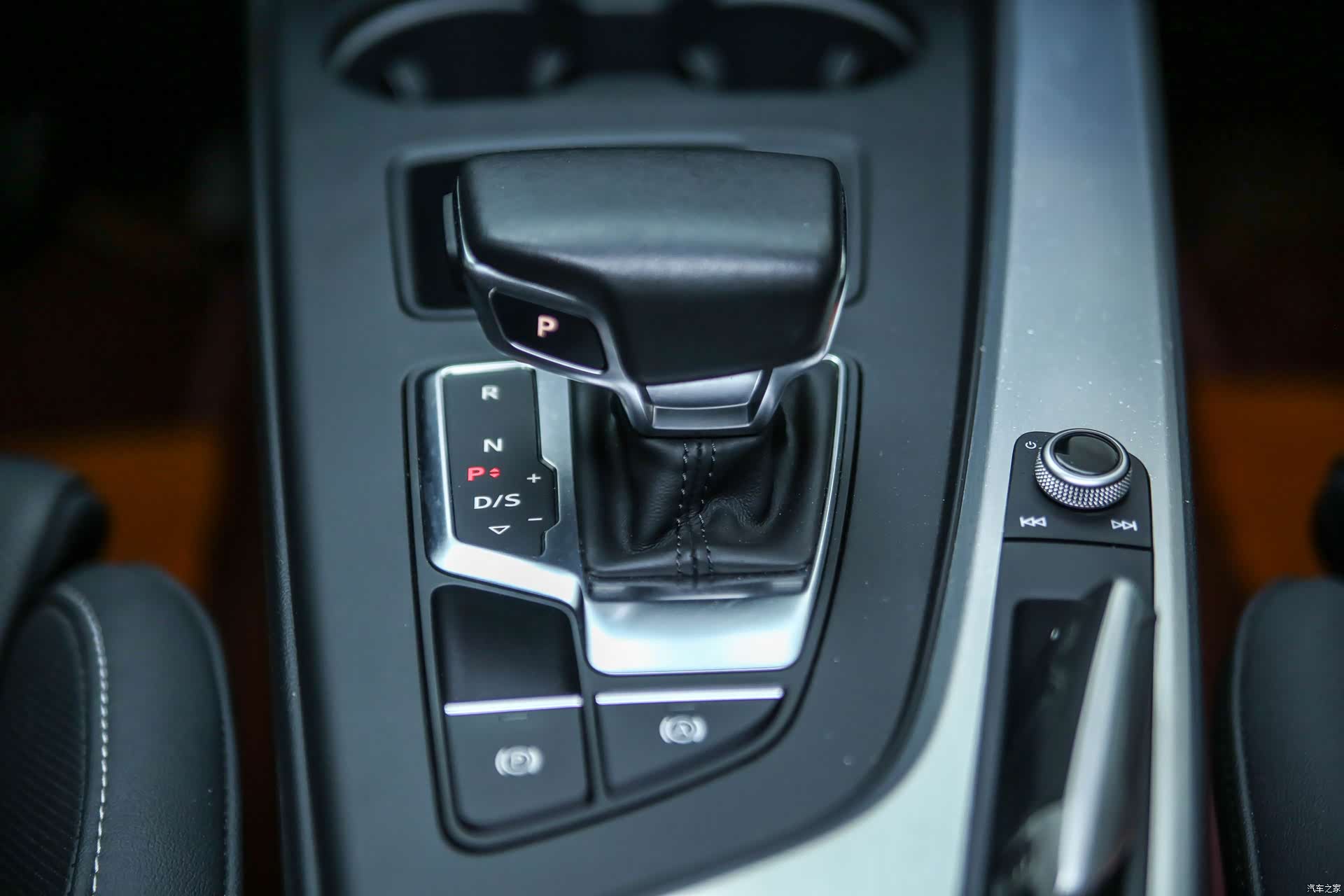 Audi A4L, 2021 9