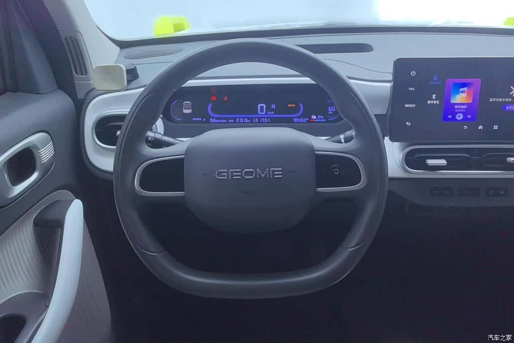 Geely Panda, 2025 15