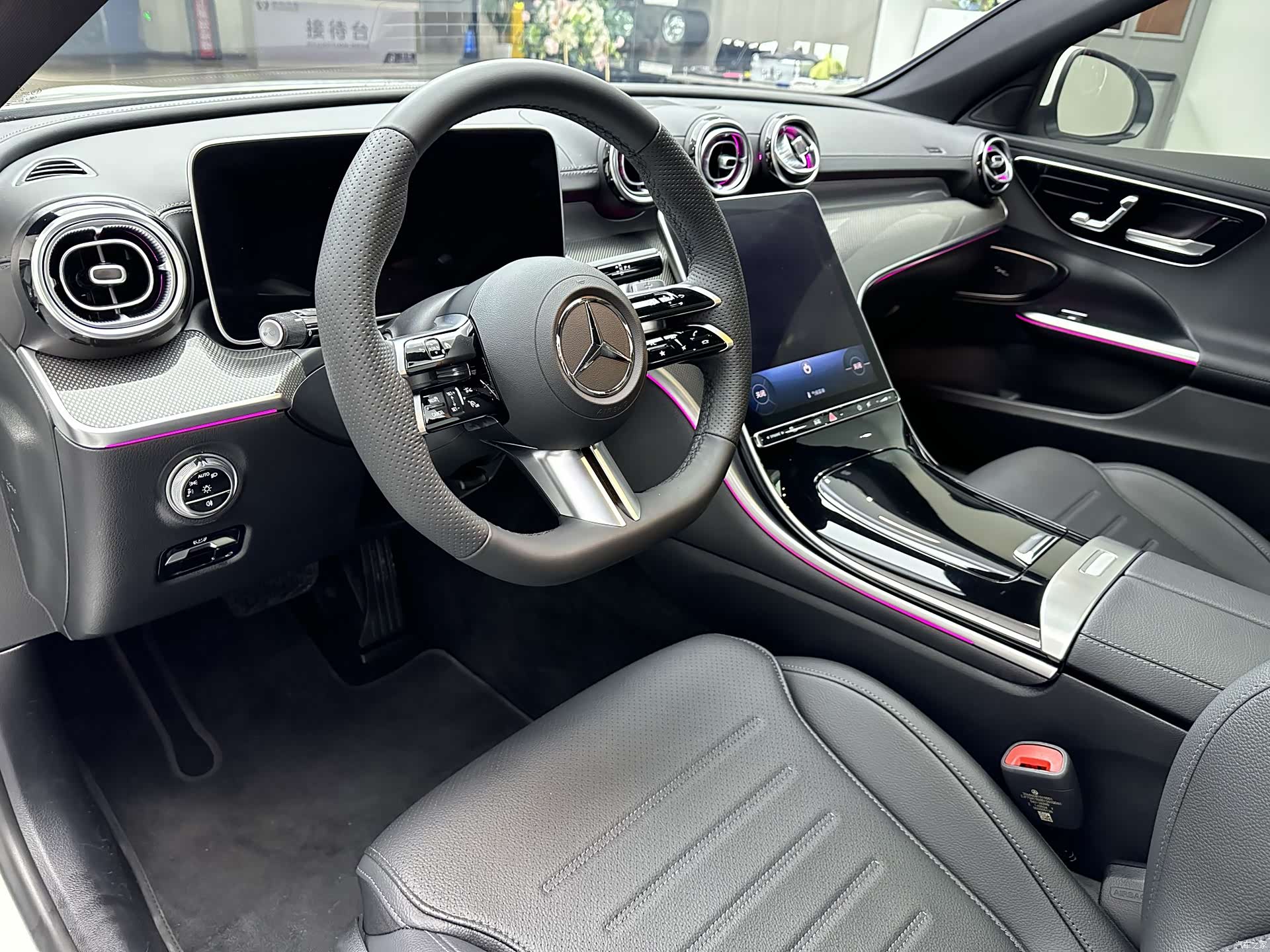 Mercedes-Benz C-Class, 2024 13