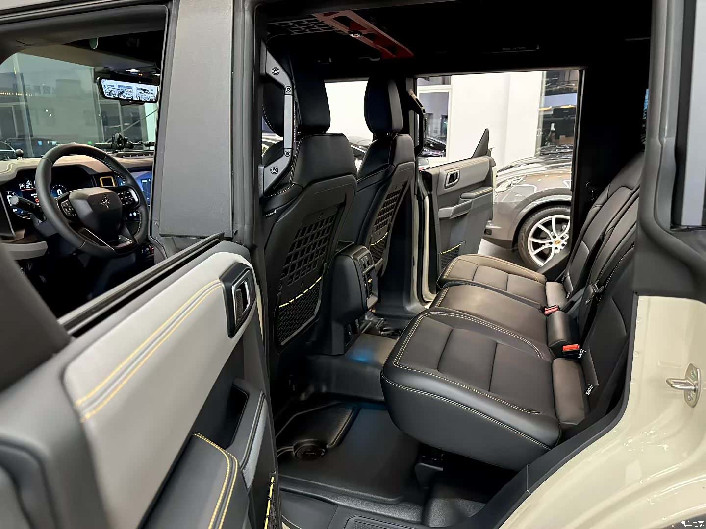 Ford Bronco, 2026 8