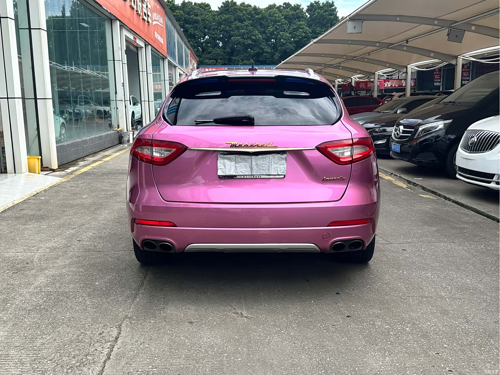 Maserati Levante, 2017 все фото