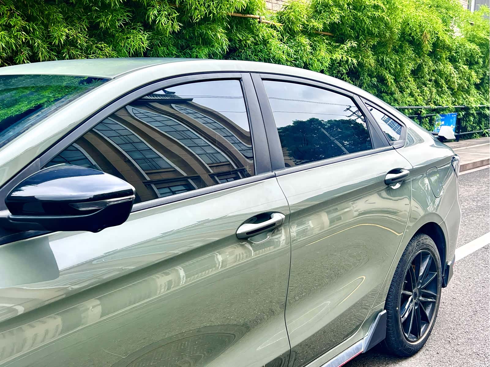 Geely Binray, 2022 6