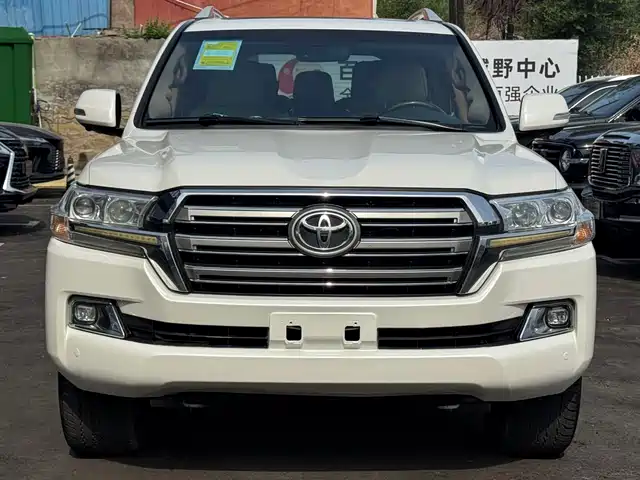 Toyota Land Cruiser 2016 — купить из Китая под заказ