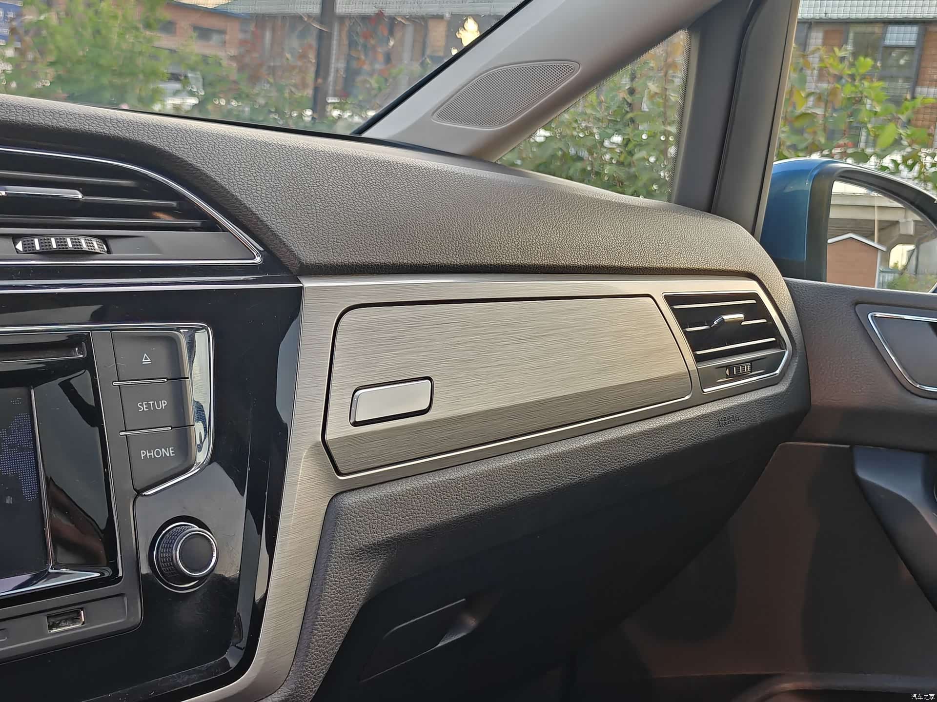 Volkswagen L, 2017 24