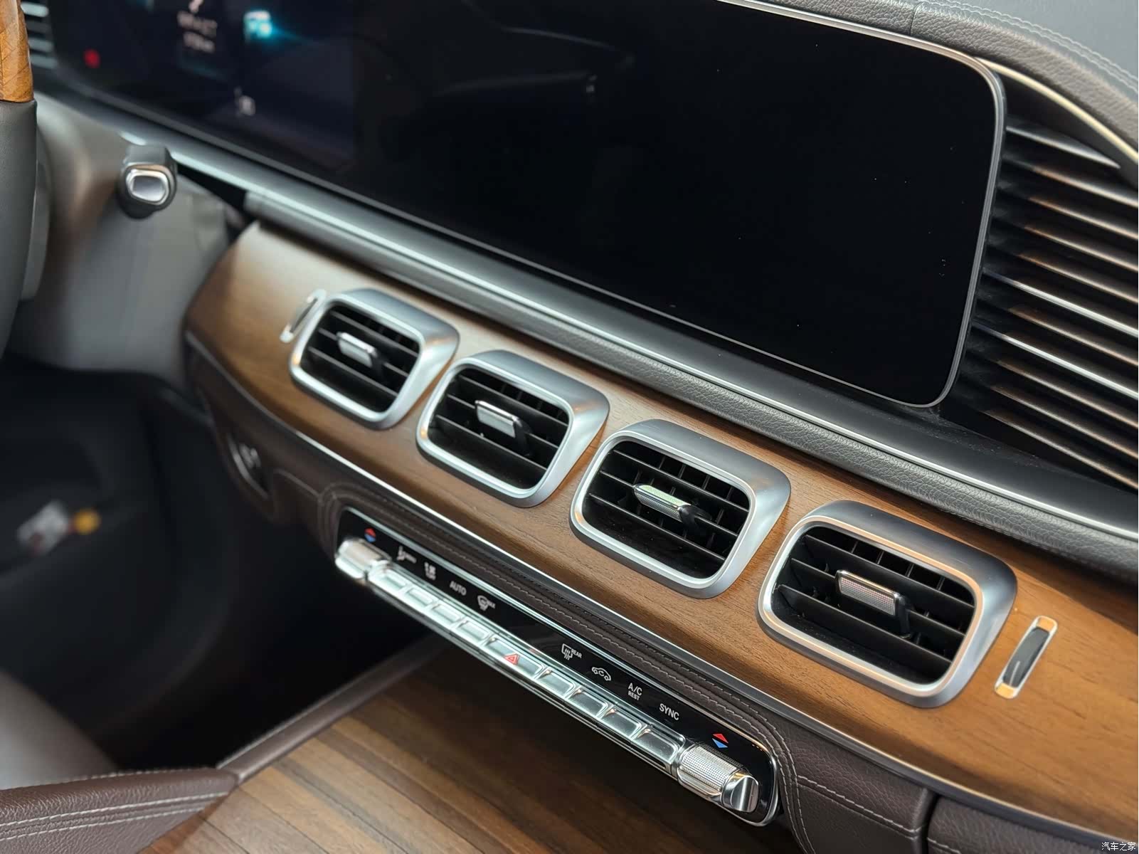 Mercedes-Benz GLS, 2020 10