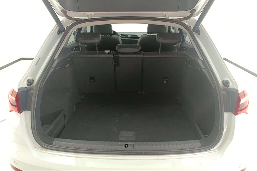 Audi Q3, 2021 4