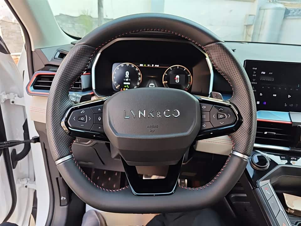 Lynk & Co 06 Lynk & Co 06