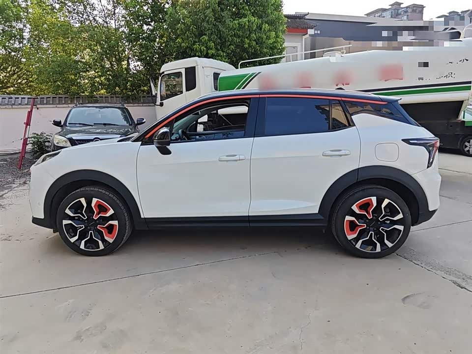 Lynk & Co 06 Lynk & Co 06