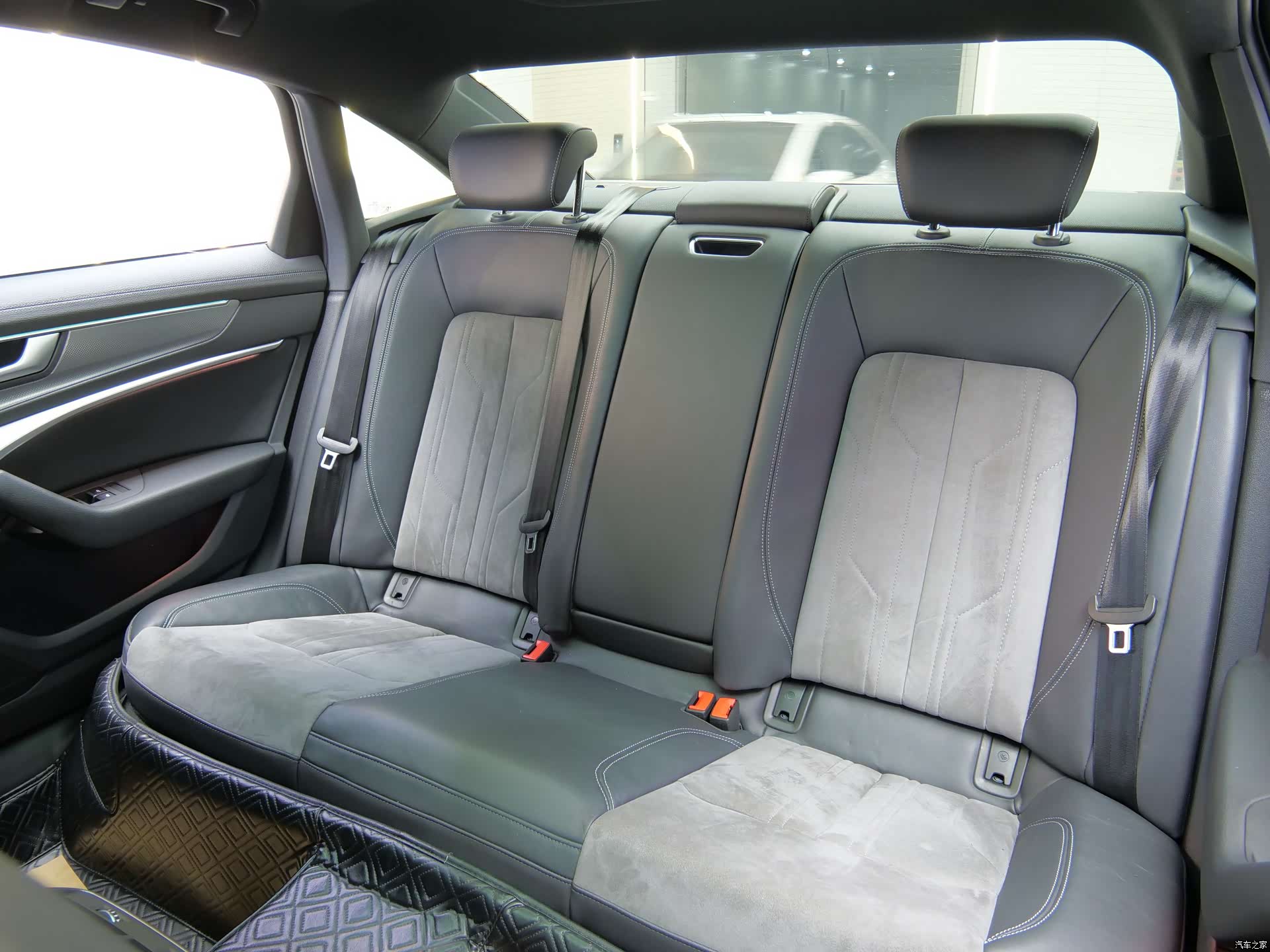 Audi A6L, 2022 10