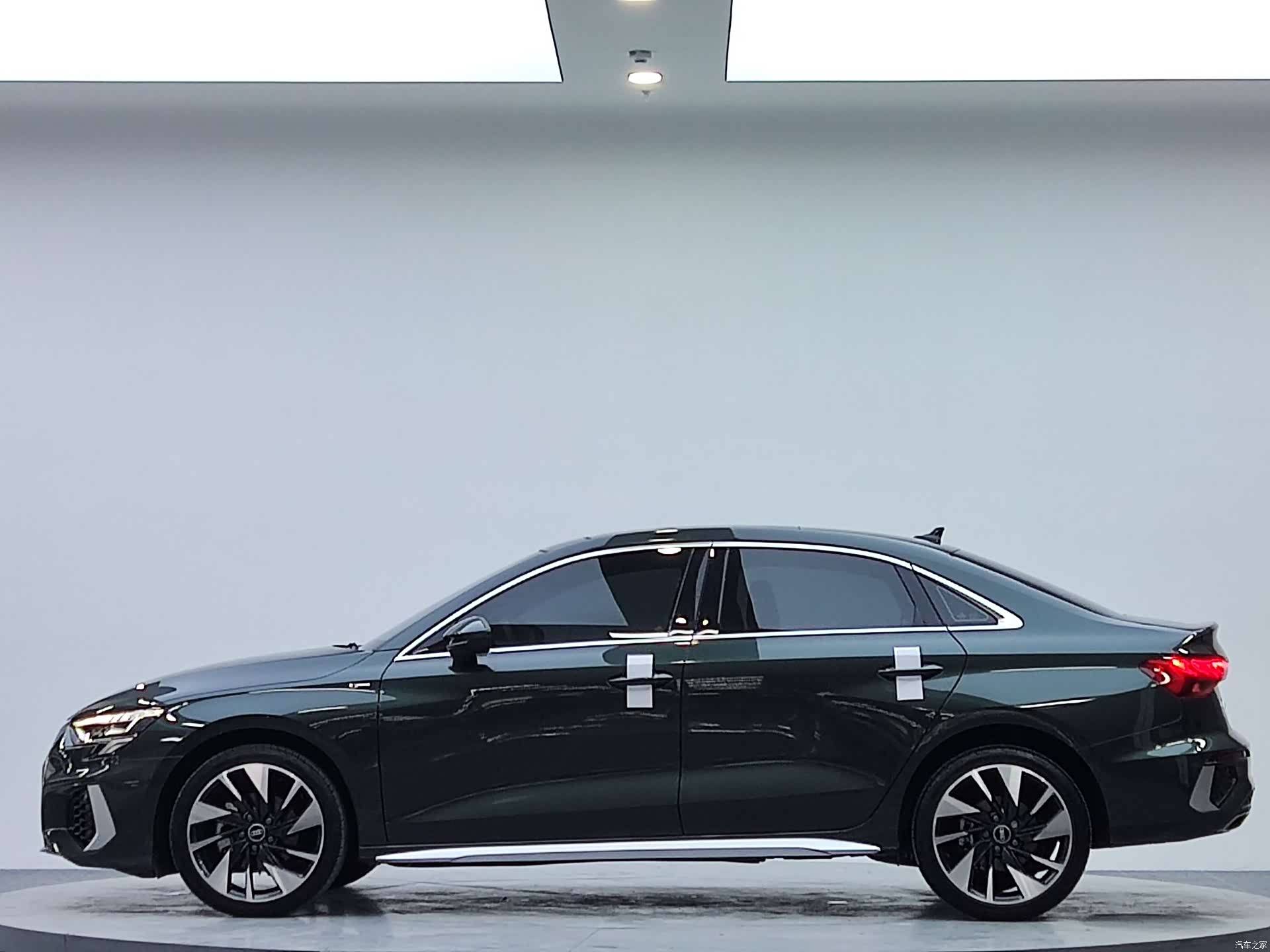 Audi A3, 2023 все фото