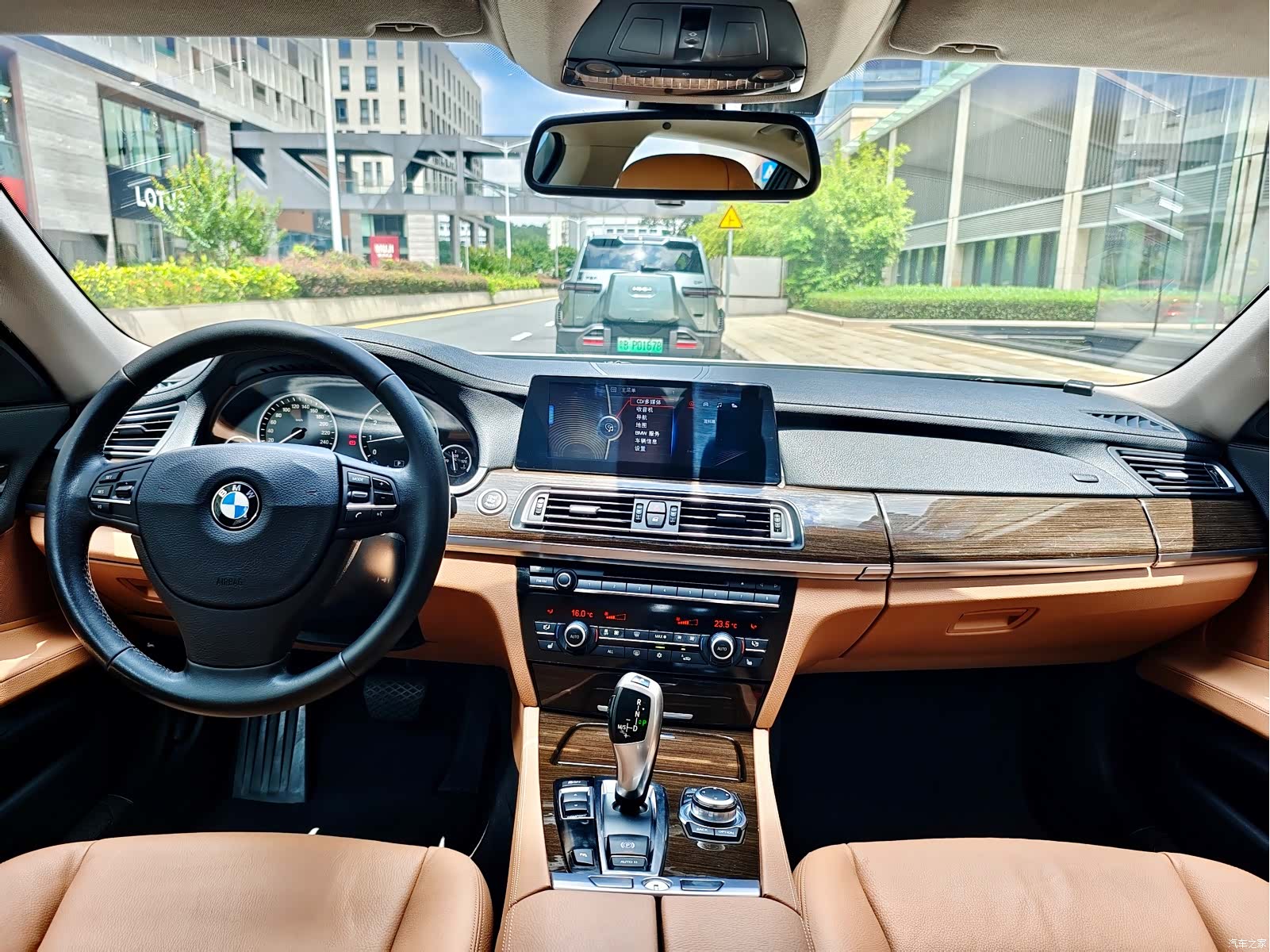 BMW 7 Series, 2011 13