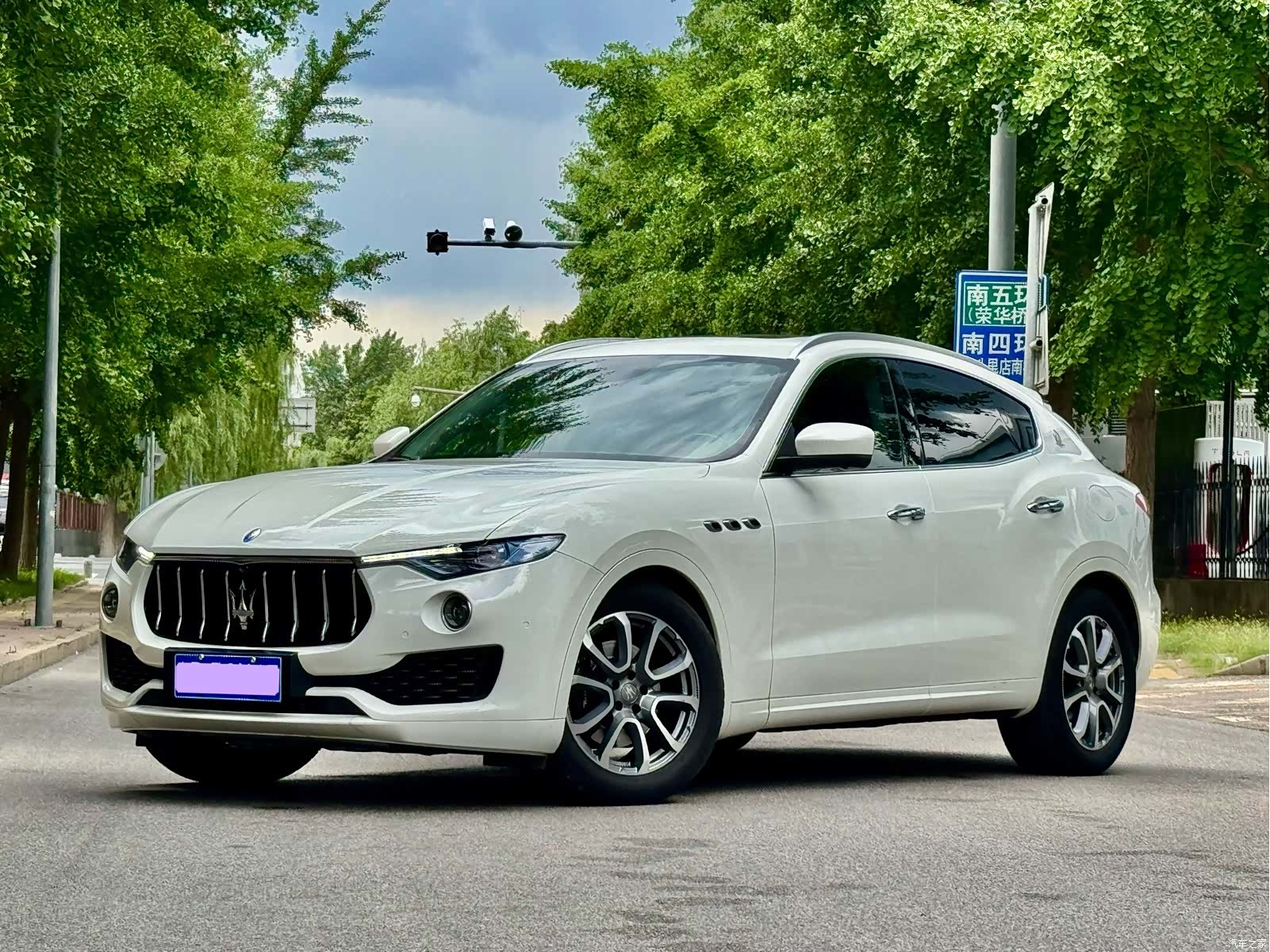 Maserati Levante, 2017 1