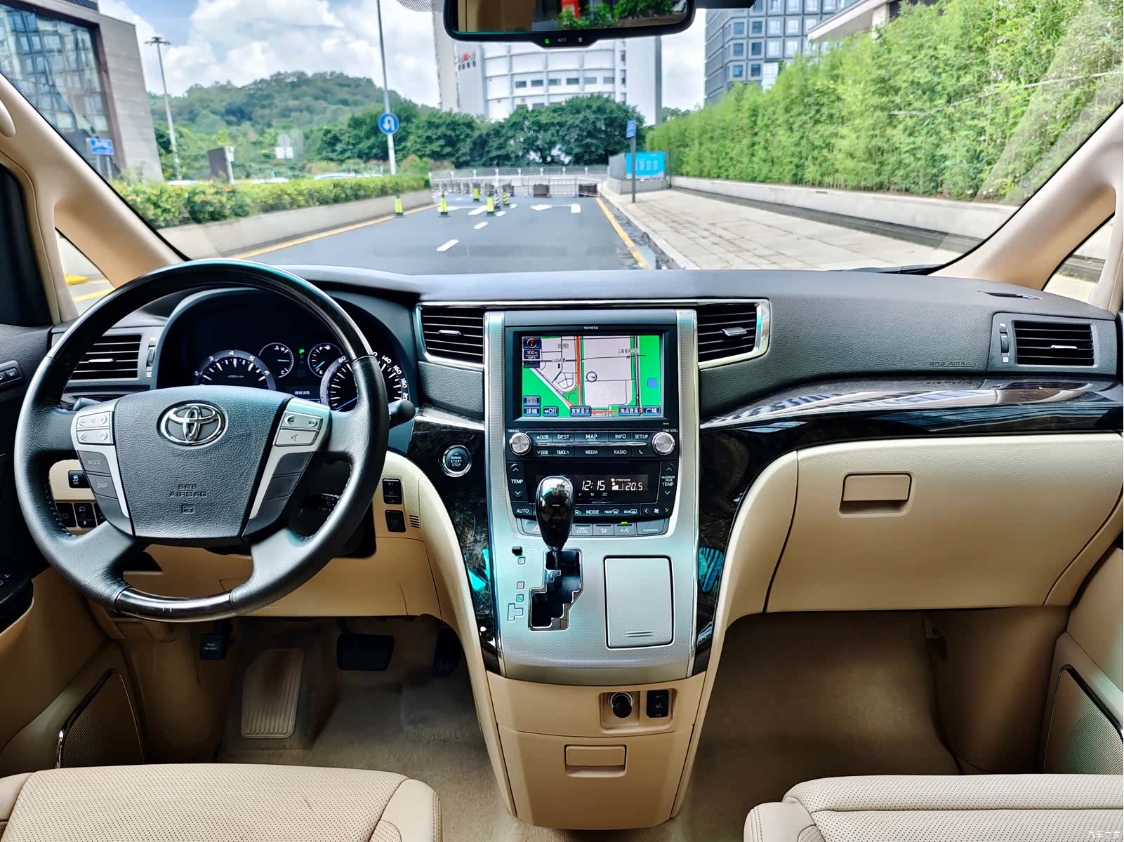 Toyota Alphard, 2012 19