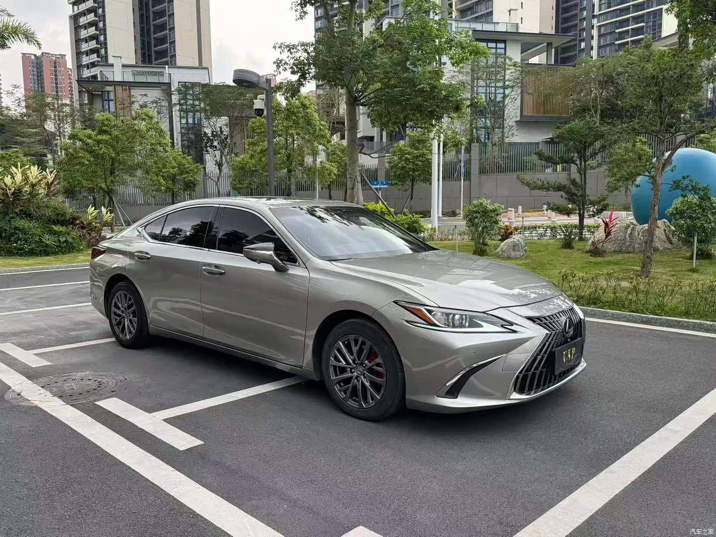 Lexus ES, 2022 2
