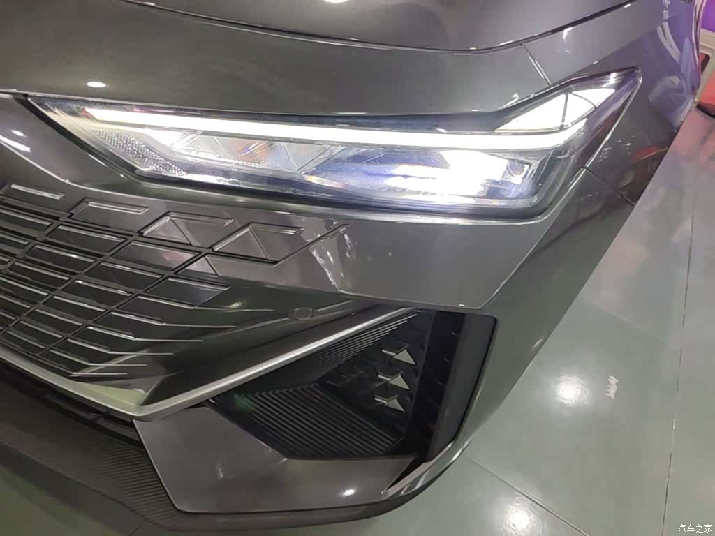 Changan UNI-V, 2022 24