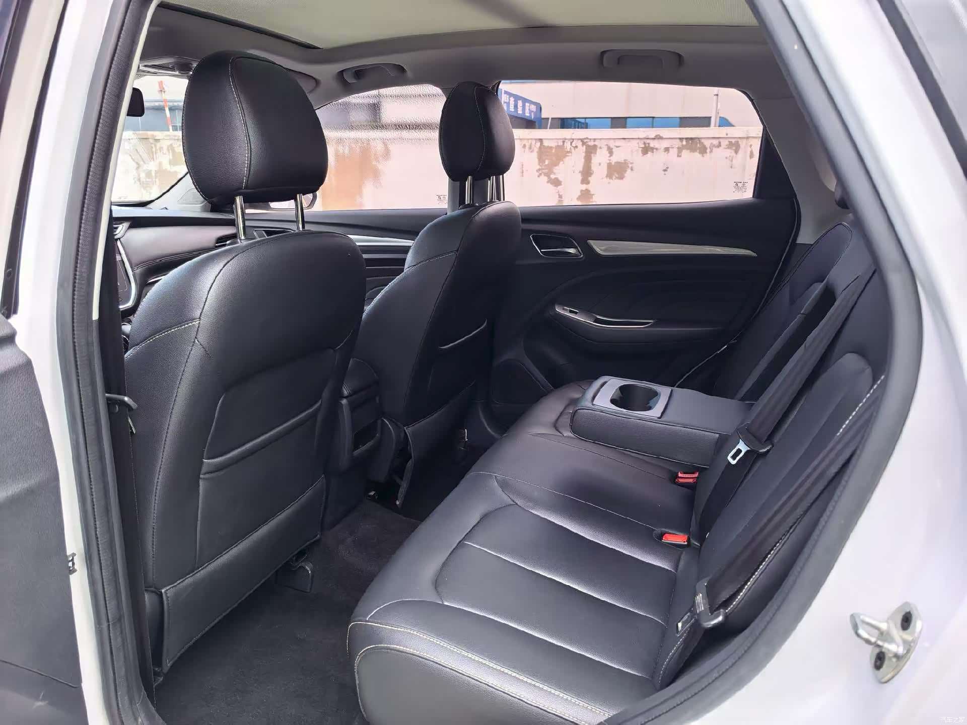 Roewe RX3, 2019 4