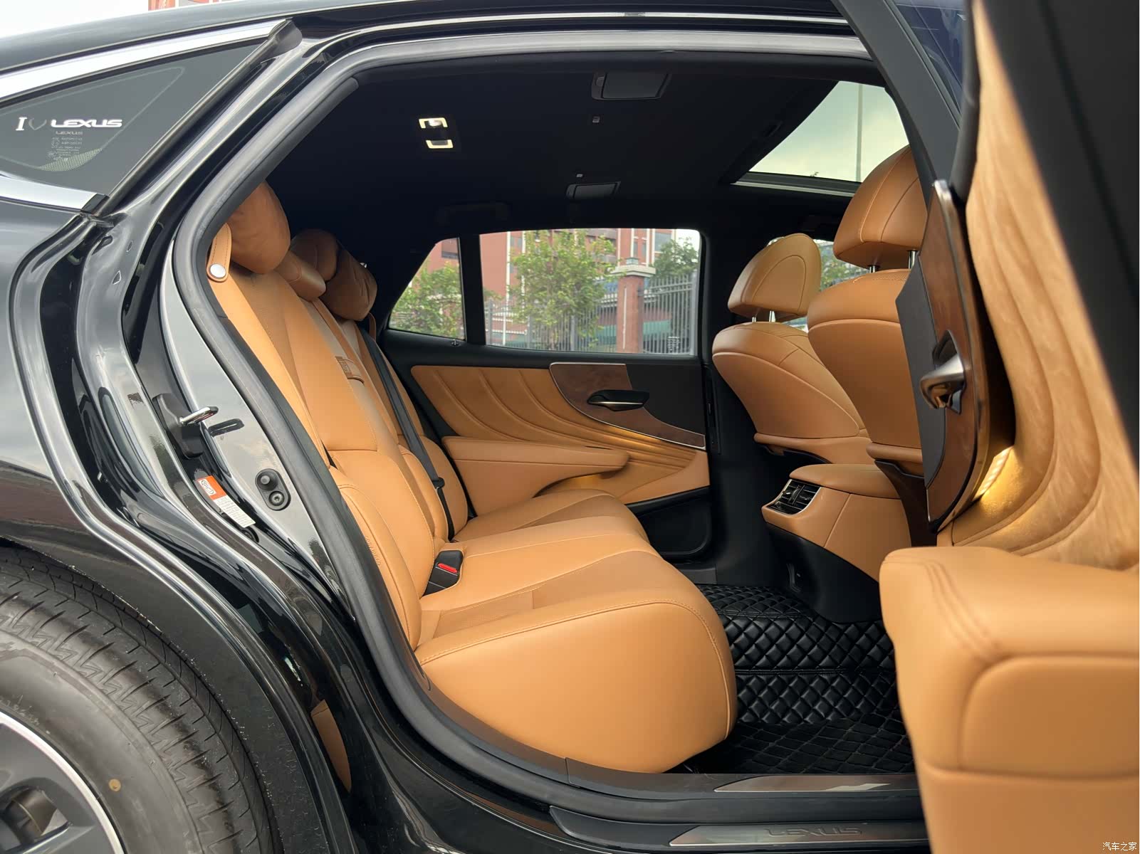 Lexus LS, 2021 15