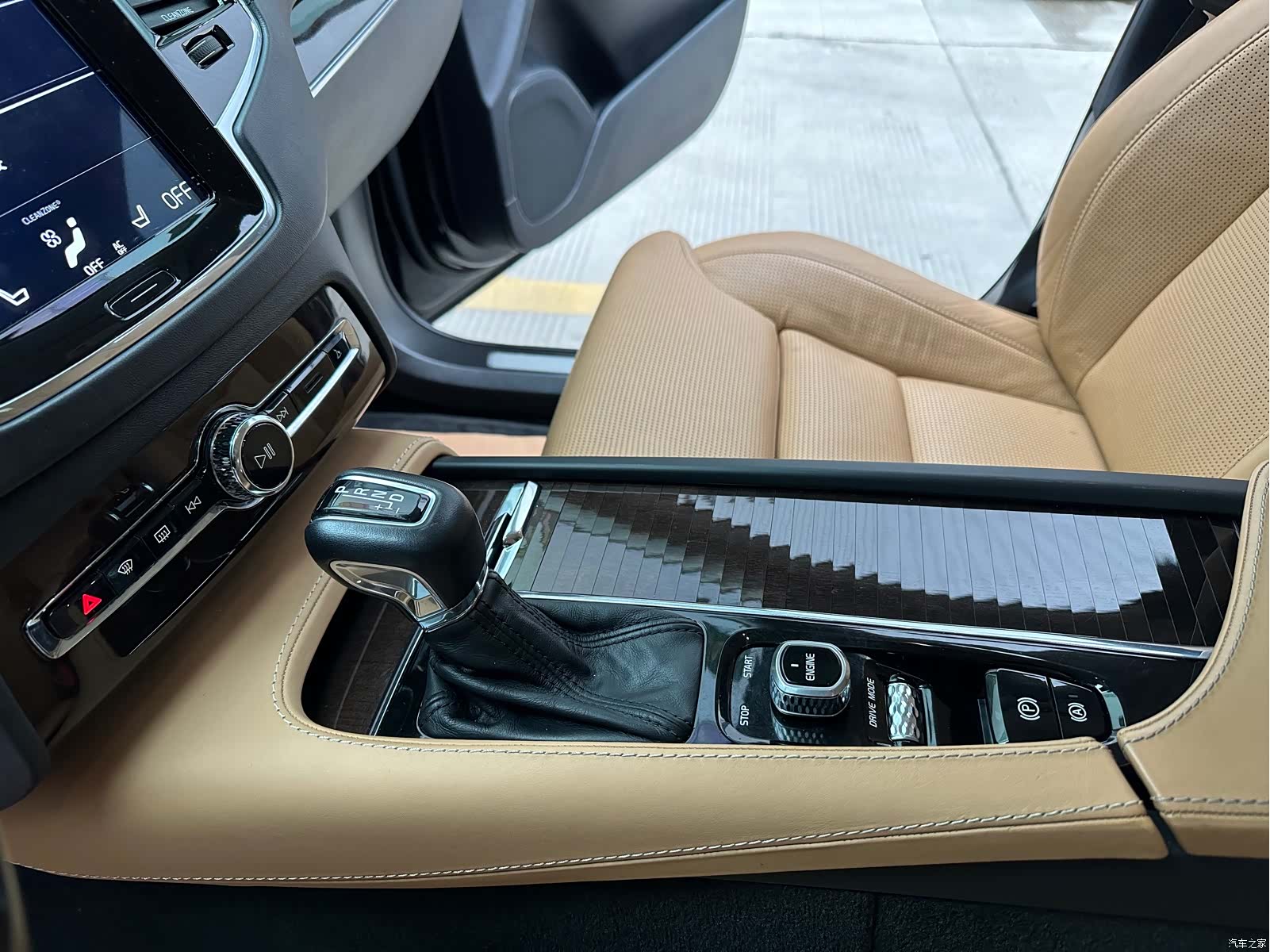 Volvo XC90, 2016 16