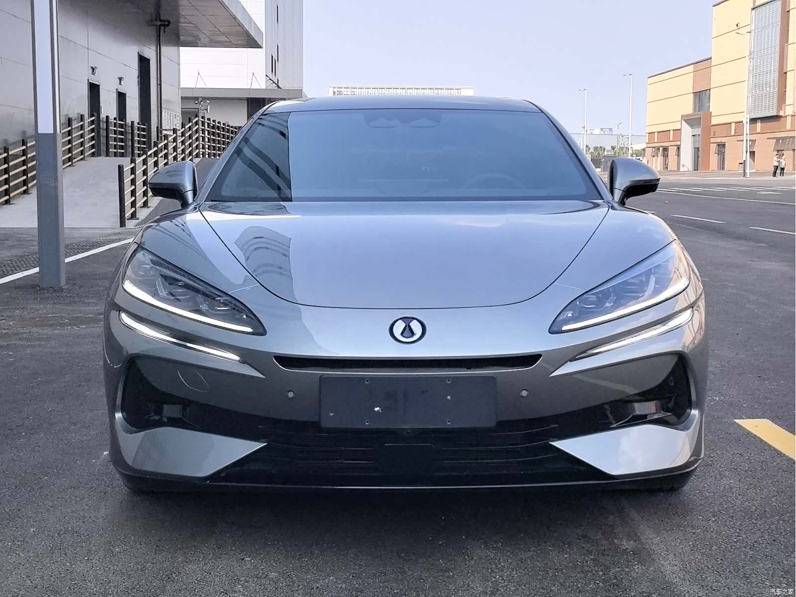 Denza Z9GT, 2025 8