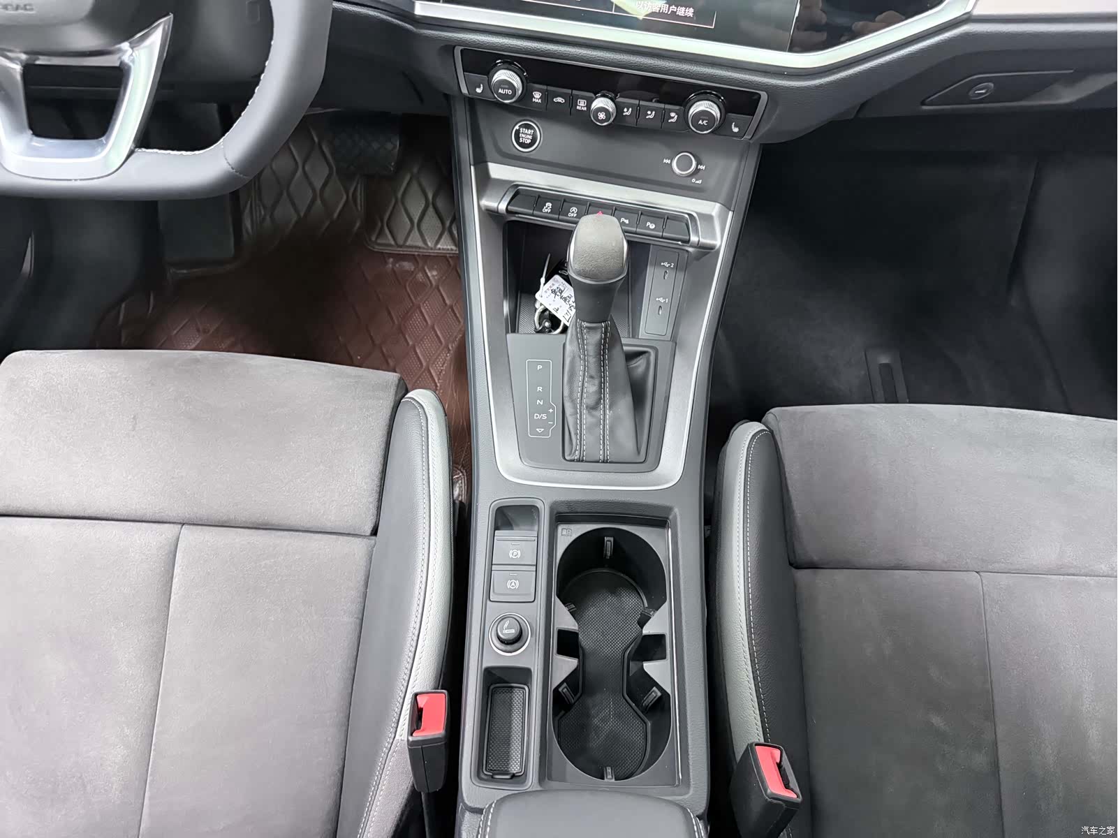 Audi Q3, 2023 14