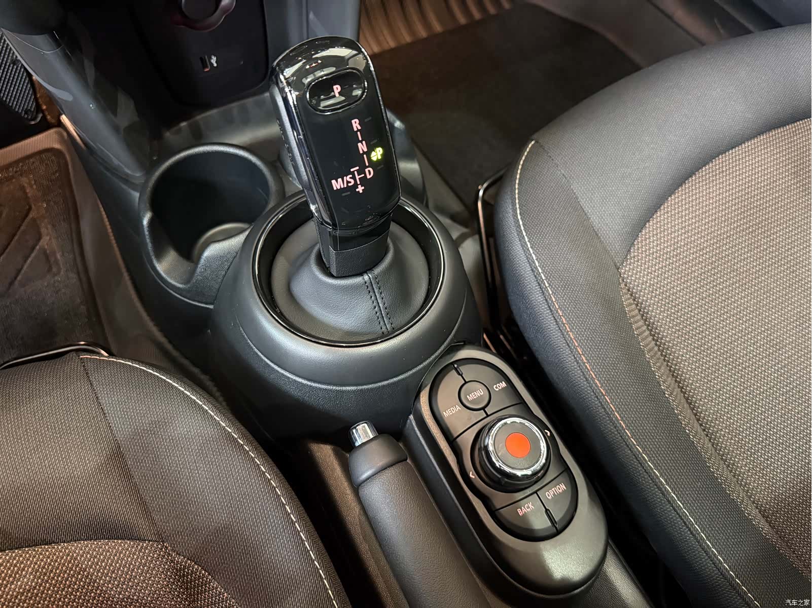 Mini ONE, 2023 6