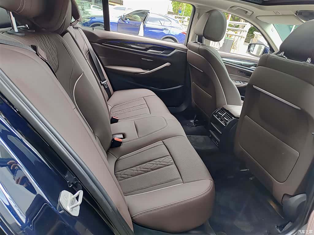 BMW 5 Series, 2022 11