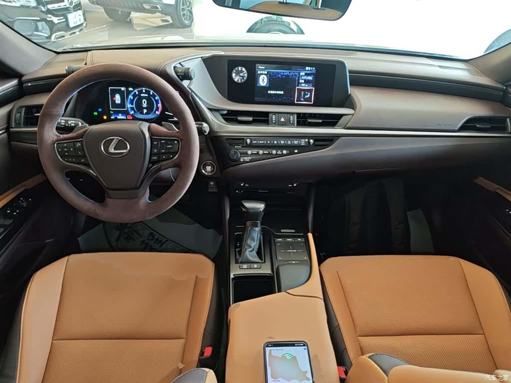 Lexus ES, 2020 10