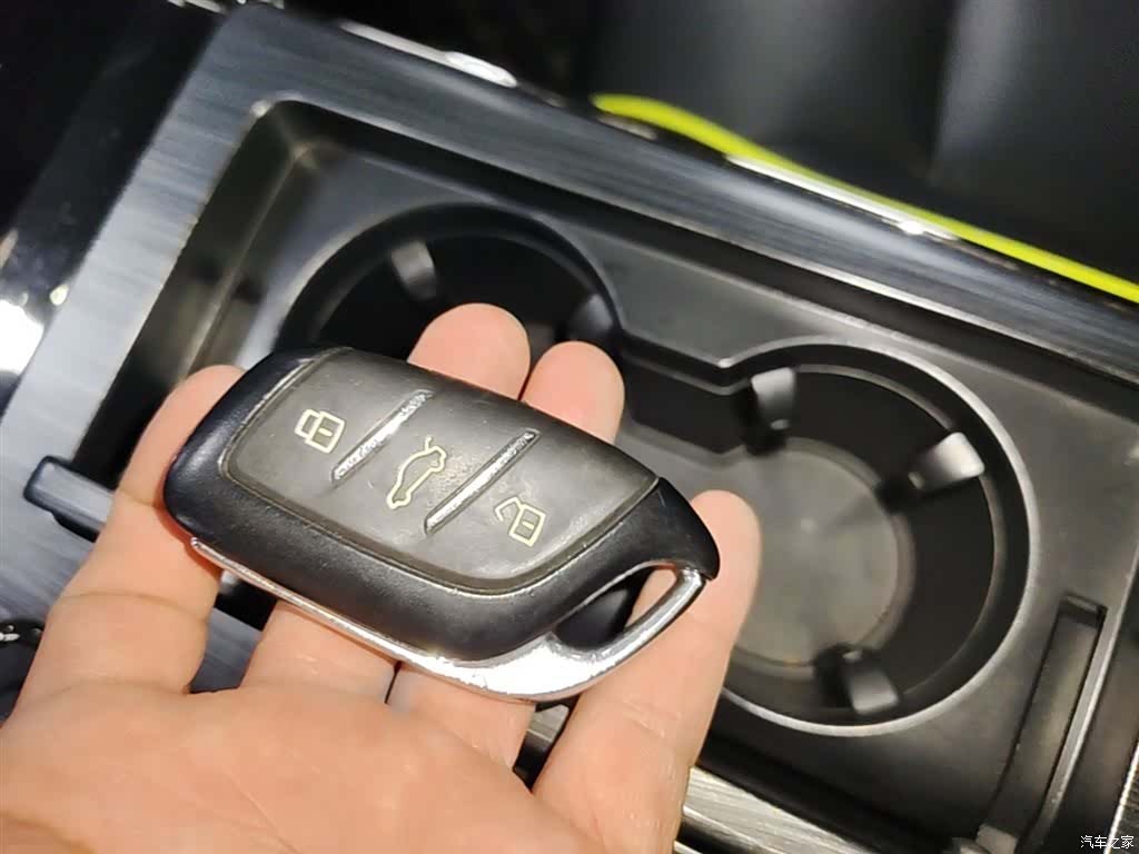 Roewe RX5, 2022 17