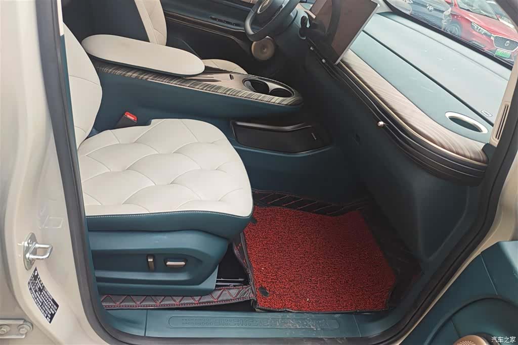 Wuling 460, 2023 8