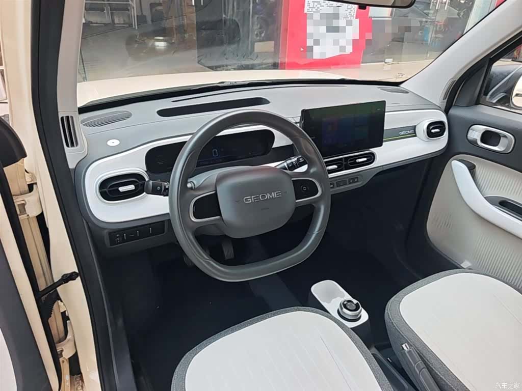 Geely Panda, 2025 10