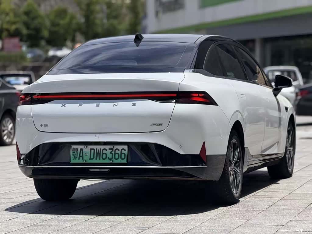 Xpeng P5, 2022 все фото