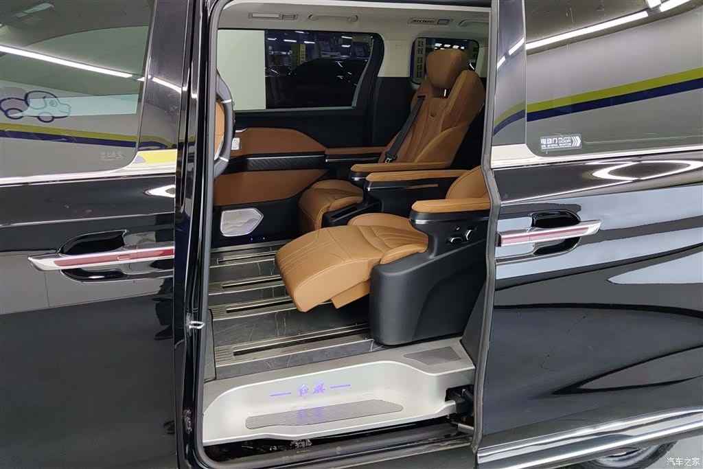 Hongqi HQ9, 2024 11