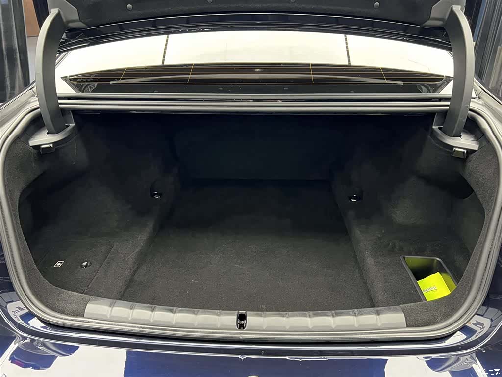 BMW 7 Series, 2025 12