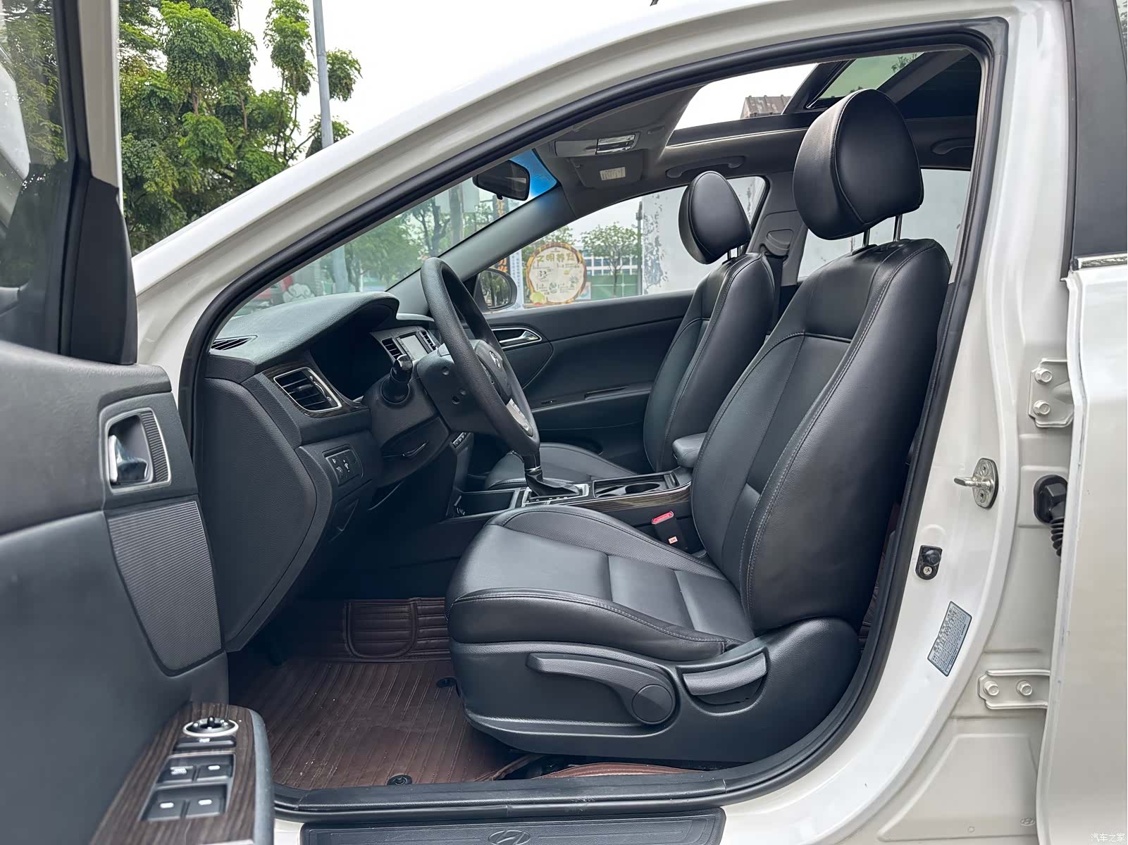 Hyundai GLS, 2016 4