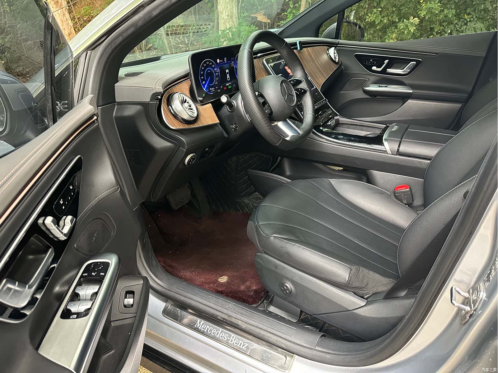 Mercedes-Benz EQE, 2023 4
